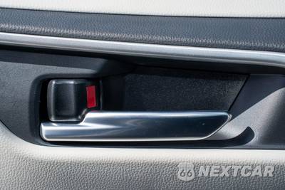 2025 Toyota RAV4 XLE - zdjęcie 28 z 43 - miniatura