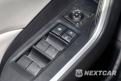 2025 Toyota RAV4 XLE - zdjęcie 27 z 43 - miniatura
