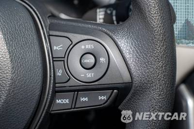 2025 Toyota RAV4 XLE - zdjęcie 32 z 43 - miniatura