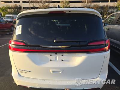 2026 Chrysler Pacifica Select 121.6" WB - zdjęcie 5 z 18 - miniatura
