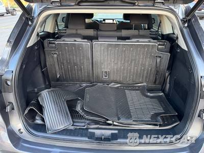 2023 Toyota Highlander LE - zdjęcie 32 z 42 - miniatura