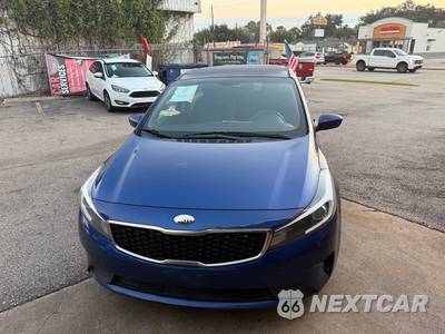 2017 Kia Forte LX Sedan - zdjęcie 11 z 20 - miniatura