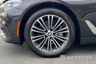 2018 BMW 5 Series Sedan 530i xDrive - zdjęcie 35 z 49 - miniatura