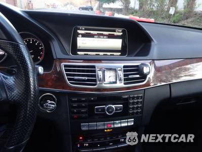 2014 Mercedes-Benz E 350 4MATIC Sedan - zdjęcie 47 z 76 - miniatura