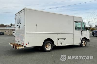 2017 Ford Super Duty F-59 Stripped Chassis DRW - zdjęcie 3 z 57 - miniatura