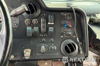 2017 Ford Super Duty F-59 Stripped Chassis DRW - zdjęcie 32 z 57 - miniatura