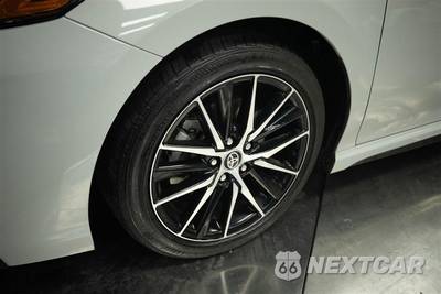 2023 Toyota Camry SE - zdjęcie 4 z 30 - miniatura