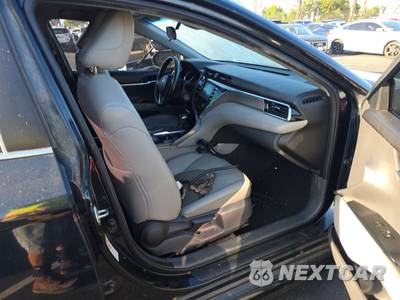 2018 Toyota Camry SE - zdjęcie 8 z 44 - miniatura