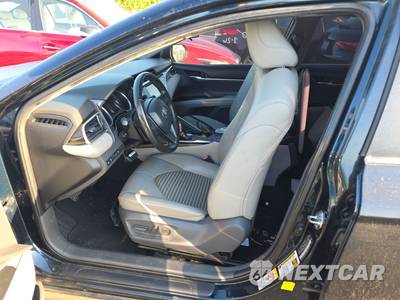 2018 Toyota Camry SE - zdjęcie 7 z 44 - miniatura