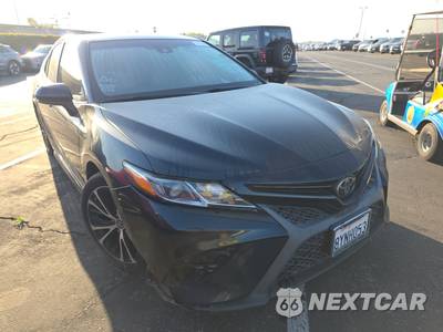 2018 Toyota Camry SE - zdjęcie 3 z 44 - miniatura