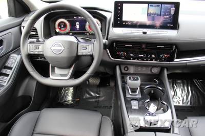 2026 Nissan Rogue SL - zdjęcie 3 z 28 - miniatura
