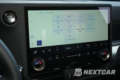 2025 Lexus GX 550 Luxury+ - zdjęcie 16 z 38 - miniatura