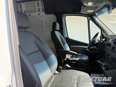 2025 Mercedes-Benz Sprinter 2500 Cargo Van Standard Roof 144.0" WB - zdjęcie 8 z 30 - miniatura