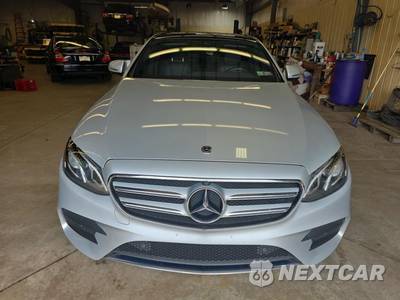 2019 Mercedes-Benz E 300 4MATIC Sedan - zdjęcie 2 z 23 - miniatura