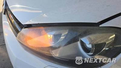 2012 Volkswagen Golf R w/Sunroof & Navigation - zdjęcie 10 z 29 - miniatura