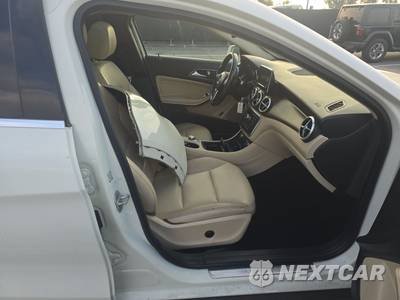 2015 Mercedes-Benz GLA 250 - zdjęcie 8 z 33 - miniatura