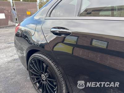 2020 Mercedes-Benz AMG C 43 4MATIC Sedan - zdjęcie 17 z 50 - miniatura