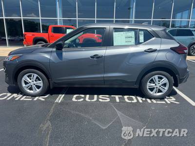 2025 Nissan Kicks Play - zdjęcie 1 z 26 - miniatura