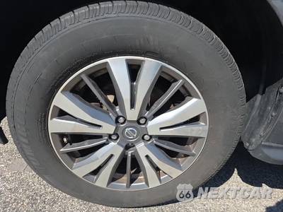 2018 Nissan Pathfinder SV - zdjęcie 8 z 21 - miniatura