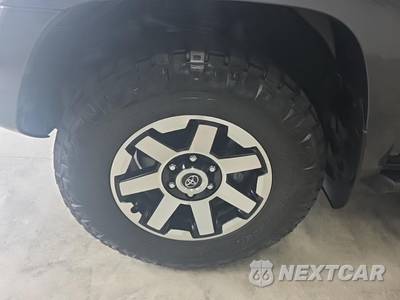 2020 Toyota 4Runner TRD Off-Road Premium - zdjęcie 8 z 36 - miniatura