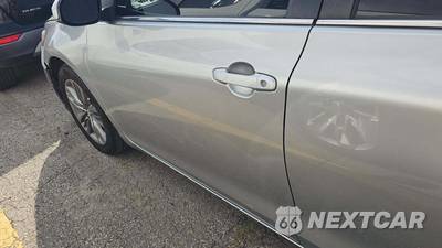 2017 Toyota Camry LE - zdjęcie 4 z 21 - miniatura