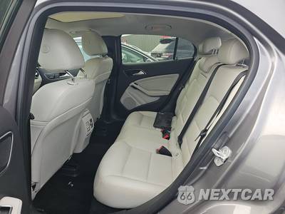 2015 Mercedes-Benz GLA 250 4MATIC - zdjęcie 13 z 35 - miniatura