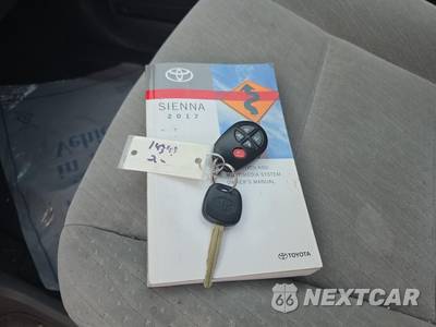 2017 Toyota Sienna LE 8-Passenger 119.3" WB - zdjęcie 41 z 41 - miniatura
