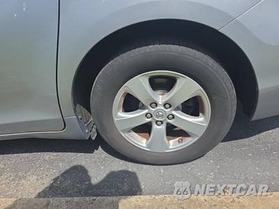 2017 Toyota Sienna LE 8-Passenger 119.3" WB - zdjęcie 11 z 41 - miniatura