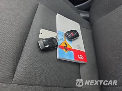 2025 Toyota Camry LE - zdjęcie 22 z 22 - miniatura