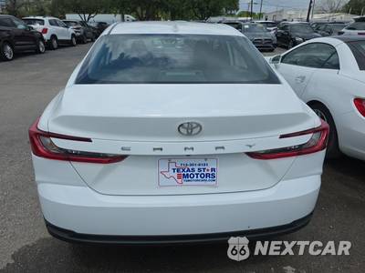 2025 Toyota Camry LE - zdjęcie 5 z 22 - miniatura