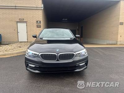 2017 BMW 5 Series Sedan 530i - zdjęcie 2 z 28 - miniatura