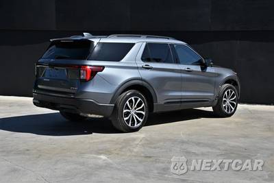 2025 Ford Explorer ST-Line - zdjęcie 3 z 23 - miniatura