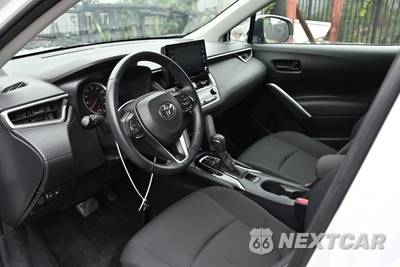 2022 Toyota Corolla Cross LE - zdjęcie 13 z 20 - miniatura