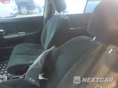 2011 Nissan Versa 1.8 S Hatchback - zdjęcie 7 z 22 - miniatura