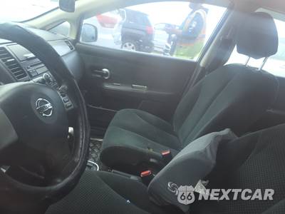 2011 Nissan Versa 1.8 S Hatchback - zdjęcie 12 z 22 - miniatura