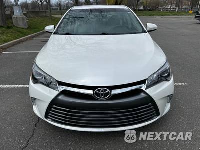 2017 Toyota Camry XLE - zdjęcie 2 z 21 - miniatura