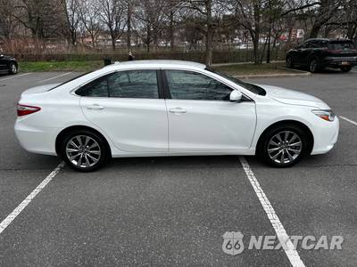 2017 Toyota Camry XLE - zdjęcie 4 z 21 - miniatura