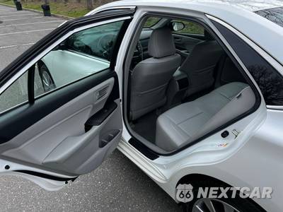 2017 Toyota Camry XLE - zdjęcie 12 z 21 - miniatura