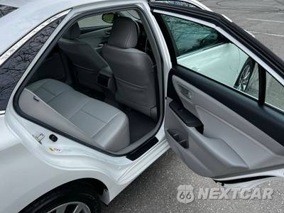 2017 Toyota Camry XLE - zdjęcie 16 z 21 - miniatura
