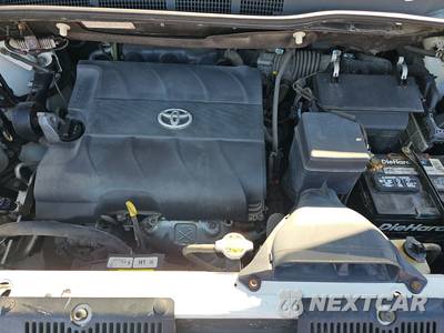 2013 Toyota Sienna XLE 7-Passenger 119.3" WB - zdjęcie 16 z 23 - miniatura
