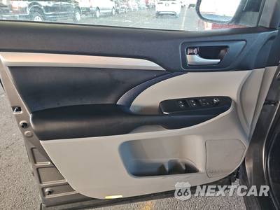 2017 Toyota Highlander XLE - zdjęcie 9 z 21 - miniatura