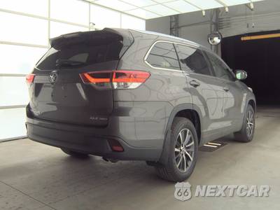 2017 Toyota Highlander XLE - zdjęcie 4 z 21 - miniatura