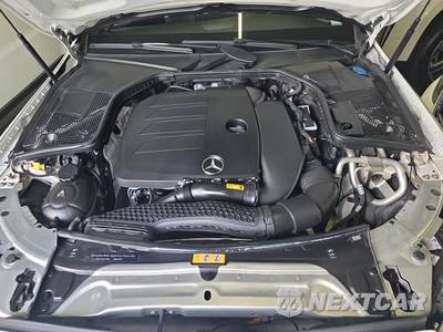 2019 Mercedes-Benz C 300 4MATIC Sedan - zdjęcie 19 z 24 - miniatura