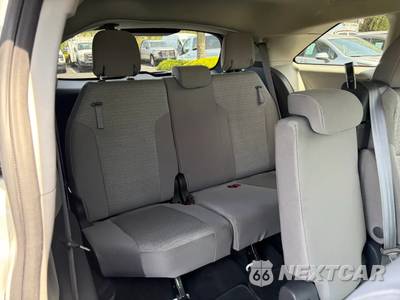2021 Toyota Sienna LE 8-Passenger 120.5" WB - zdjęcie 34 z 55 - miniatura