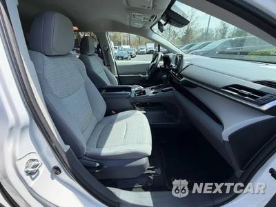 2021 Toyota Sienna LE 8-Passenger 120.5" WB - zdjęcie 36 z 55 - miniatura