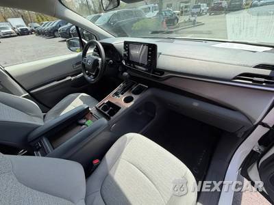 2021 Toyota Sienna LE 8-Passenger 120.5" WB - zdjęcie 39 z 55 - miniatura