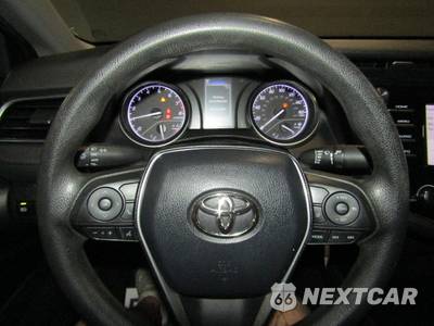2018 Toyota Camry LE - zdjęcie 11 z 23 - miniatura