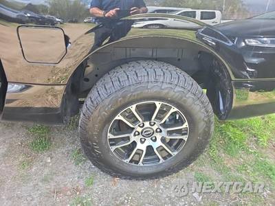 2024 Nissan TITAN SV Crew Cab Short Bed - zdjęcie 11 z 21 - miniatura