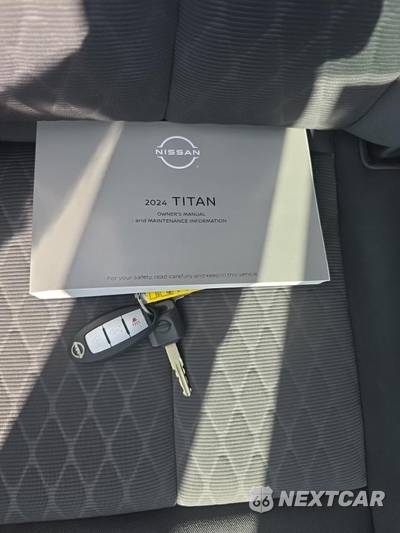 2024 Nissan TITAN SV Crew Cab Short Bed - zdjęcie 21 z 21 - miniatura