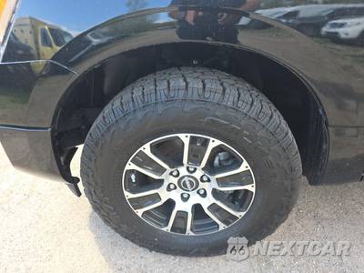 2024 Nissan TITAN SV Crew Cab Short Bed - zdjęcie 8 z 21 - miniatura